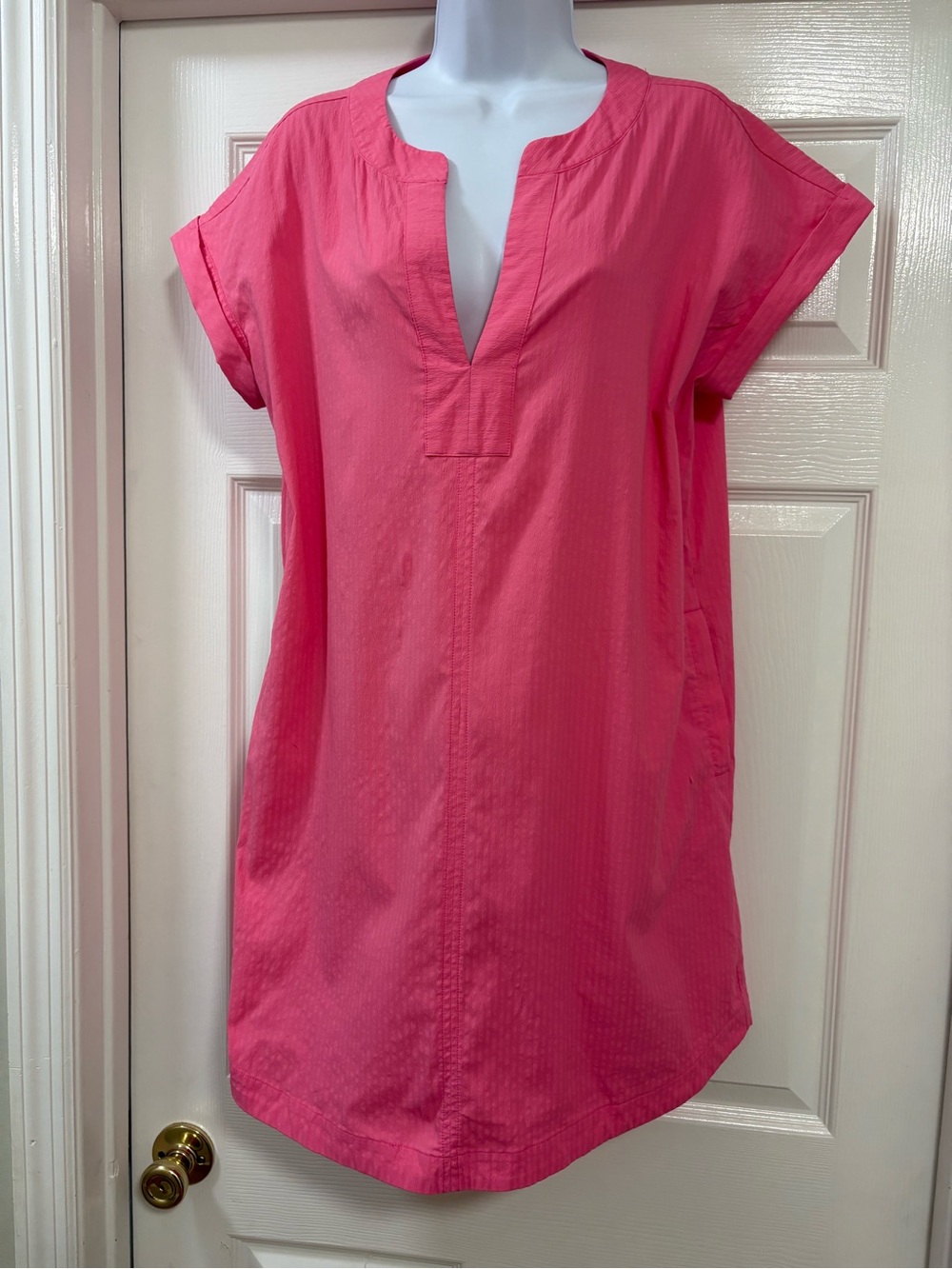 vibrant pink seersucker Vineyard Vines Margo Shirtdress